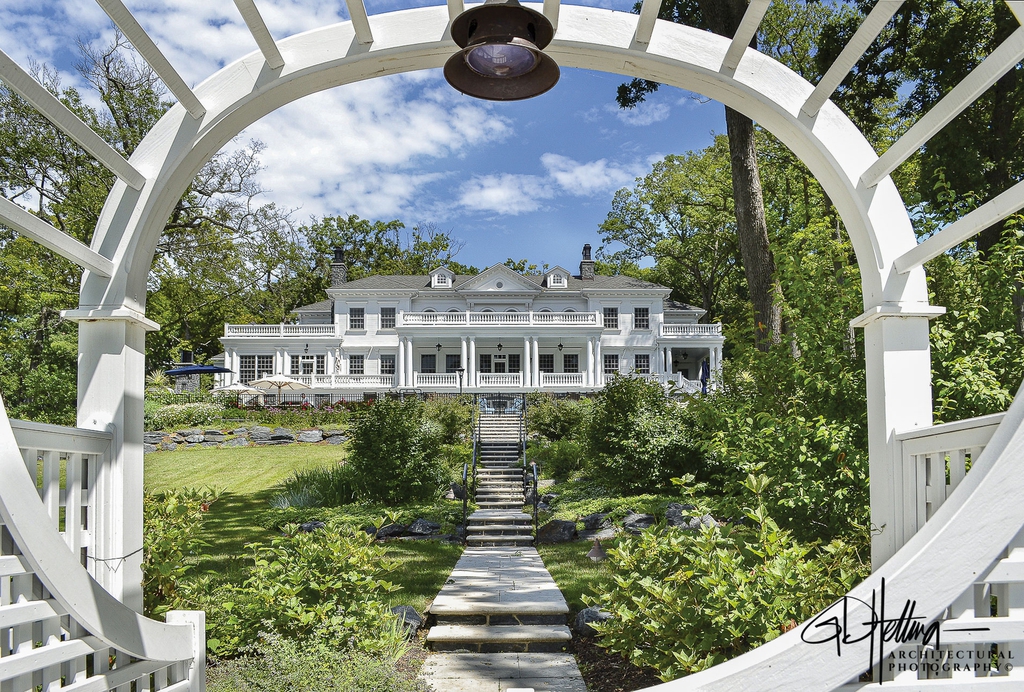 Distinctive home in Lake Geneva, Wisconsin, photographed by Glenn Hettinger
